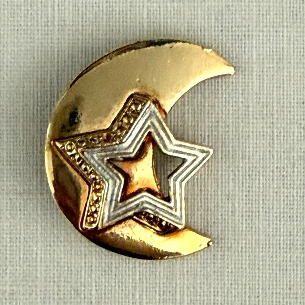 Vintage Moon Star Gold Tone Brooch Pin 1980s Celestial Costume Jewelry HAS FLAWS